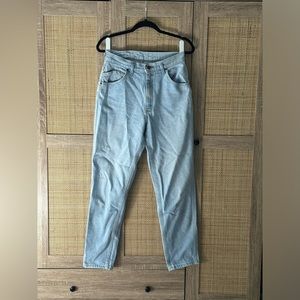 VNTG Lee High Rise Taper Leg Jeans in Light Wash - size 28 x 29